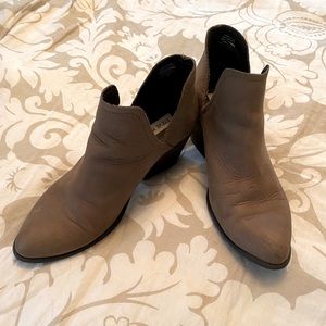 Steve Madden Adelphie size 9m booties.